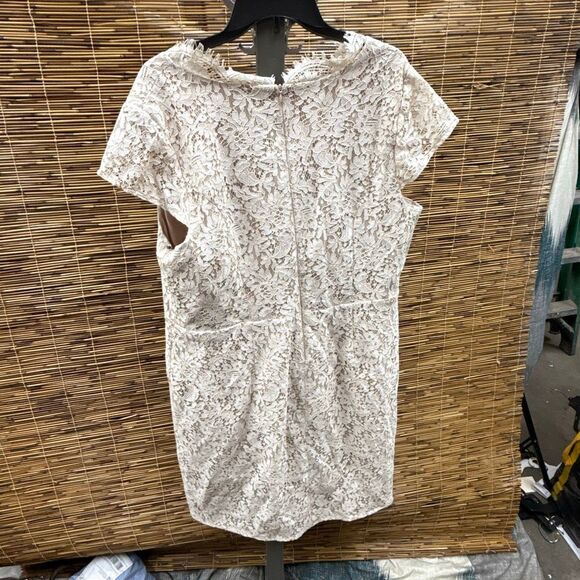 VINCE CAMUTO Womens Beige Embroidered Zippered Scalloped Lace Ruffled Eyelash Ca - Picture 3 of 3